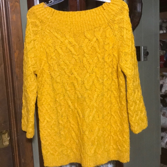 NWOT Gold loft sweater size medium like new - Picture 4 of 8
